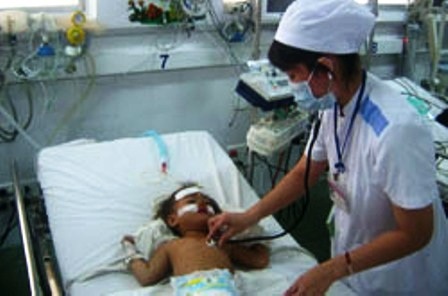 Hai cháu bé thương vong do té ao - 1 Hai cháu bé thương vong do té ao - 1