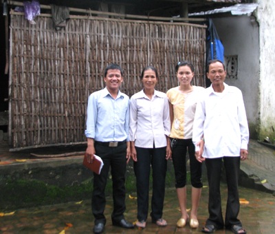 Vợ chồng bệnh binh nuôi 6 con đại học - 1