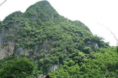 Bí ẩn những quan tài cổ trên đỉnh Pha Quen - 1