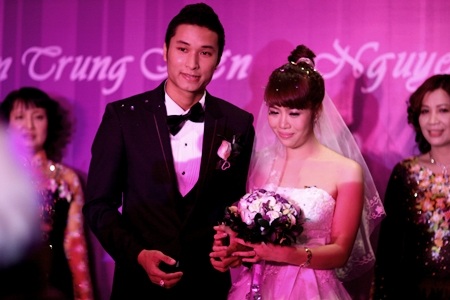 MC Diệp Chi bật khóc trong ngày cưới - 8