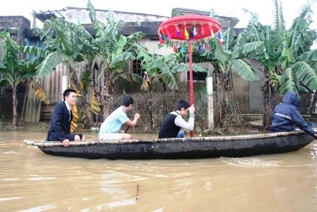 Cưới trong lũ - 7