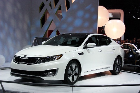 Kia Optima Hybrid gây ấn tượng - 2 Kia Optima Hybrid gây ấn tượng - 2