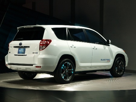 Lộ diện RAV4 phiên bản chạy điện - 10 Lộ diện RAV4 phiên bản chạy điện - 10