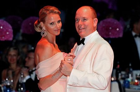 Những đám cưới hoàng gia không “môn đăng hộ đối” - 1