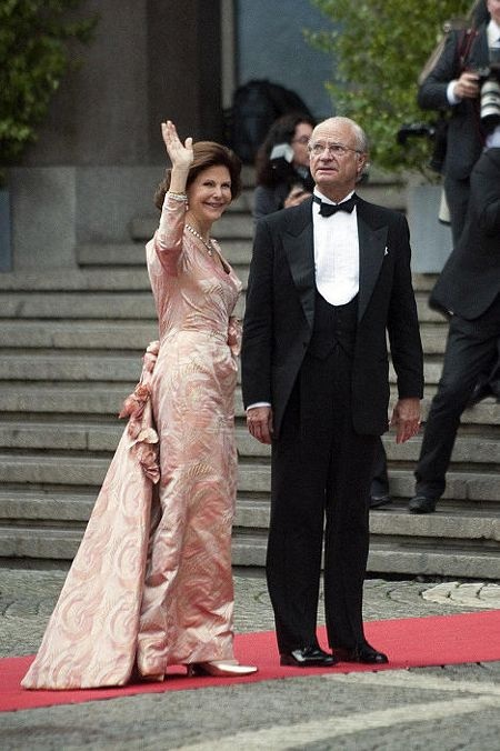 Những đám cưới hoàng gia không “môn đăng hộ đối” - 5