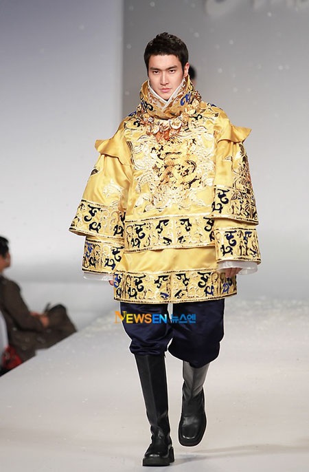 Lee Byung Hun bất ngờ hôn Kim Hee Sun  - 23