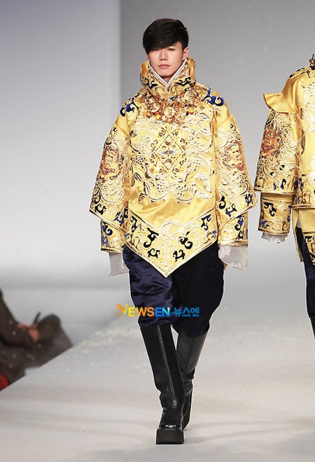 Lee Byung Hun bất ngờ hôn Kim Hee Sun  - 24