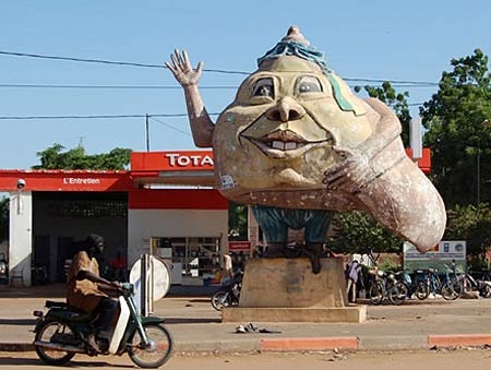 Những bức tượng độc đáo nhất thế giới - 2