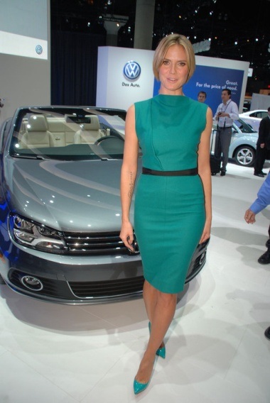 Siêu mẫu tỏa sáng cùng Volkswagen Eos - 1