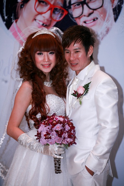 Nụ hôn hạnh phúc trong ngày cưới của Lý Hải - 7 Nụ hôn hạnh phúc trong ngày cưới của Lý Hải - 7