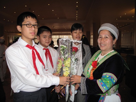 Cô giáo người Mông với những ước mơ giản dị  - 2