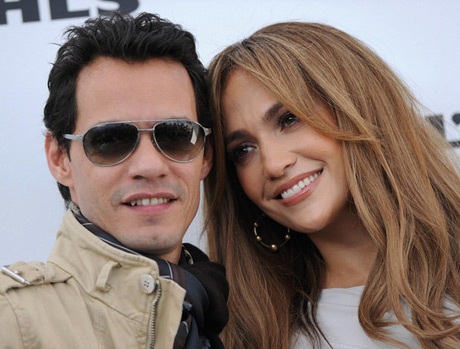 Vợ chồng Jennifer Lopez tình tứ trong buổi họp báo - 6