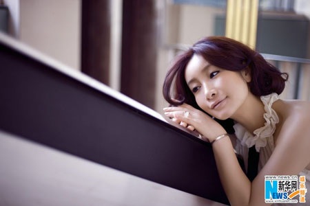 Tần Hải Lộ hóa thân thành quý cô gợi cảm - 3