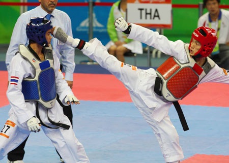Thái Lan thăng tiến mạnh, Việt Nam vẫn mỏi mắt chờ “Vàng” - 1