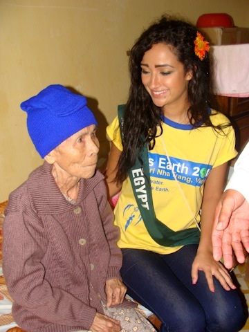 Những hoạt động đầu tiên của người đẹp Hoa hậu Trái đất tại Phú Yên - 9 Những hoạt động đầu tiên của người đẹp Hoa hậu Trái đất tại Phú Yên - 9