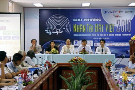 20h tối nay, trao giải Nhân tài Đất Việt 2010 - 3