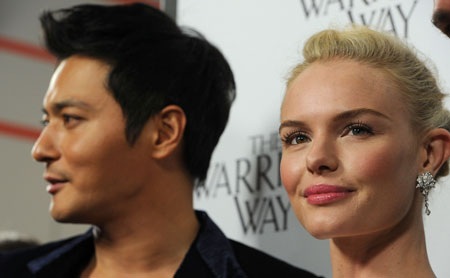 Kate Bosworth khoe làn da trắng mịn bên Jang Dong Gun - 3 Kate Bosworth khoe làn da trắng mịn bên Jang Dong Gun - 3