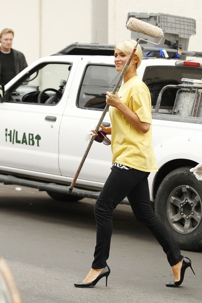 Paris Hilton: Đi lao động công ích... vẫn sành điệu - 6