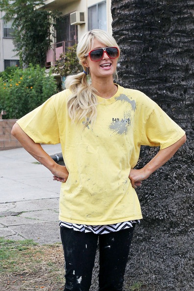 Paris Hilton: Đi lao động công ích... vẫn sành điệu - 25