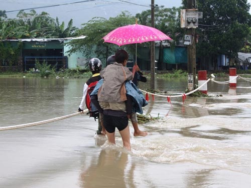 Miền Trung: lũ có thể lên lại - 1 Miền Trung: lũ có thể lên lại - 1