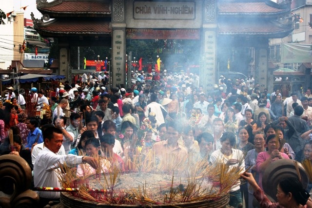 Lên chùa cầu bình an - 1