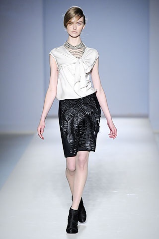 BST thu đông 2010 của Alberta Ferretti - 12