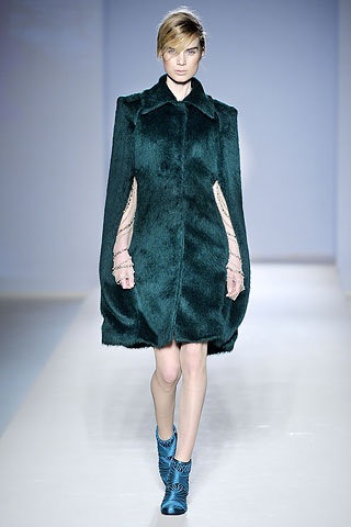 BST thu đông 2010 của Alberta Ferretti - 7