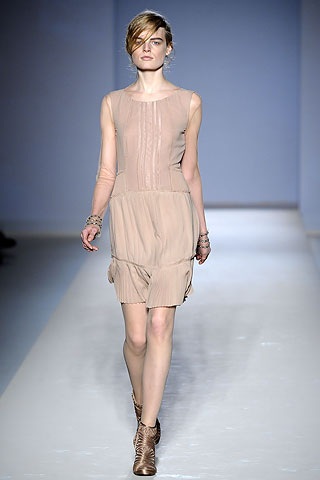 BST thu đông 2010 của Alberta Ferretti - 8