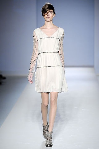 BST thu đông 2010 của Alberta Ferretti - 9