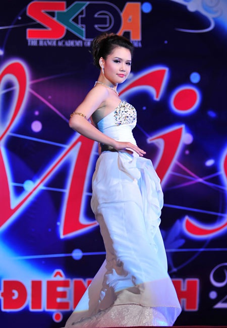 “Sống thử” đưa Trần Thị Nga thành Hoa khôi trường Điện ảnh - 5 “Sống thử” đưa Trần Thị Nga thành Hoa khôi trường Điện ảnh - 5