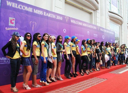 30 người đẹp HHTĐ ghé thăm Đà Nẵng - 2 30 người đẹp HHTĐ ghé thăm Đà Nẵng - 2