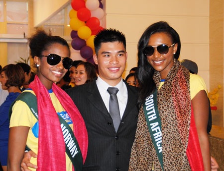 30 người đẹp HHTĐ ghé thăm Đà Nẵng - 3 30 người đẹp HHTĐ ghé thăm Đà Nẵng - 3