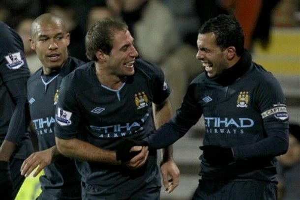 Tevez tỏa sáng, Man “xanh” ca khúc khải hoàn - 1 Tevez tỏa sáng, Man “xanh” ca khúc khải hoàn - 1