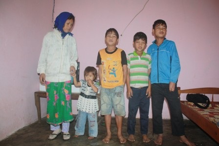 Nhiều tấm lòng hảo tâm đến với A Dước - 2