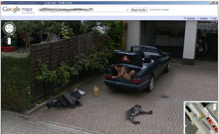 Đức: Một người đàn ông khỏa thân bị Google Street View “chộp” - 1