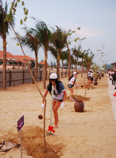 Người đẹp Hoa hậu trái đất trồng cây xanh tại Đà Nẵng - 6 Người đẹp Hoa hậu trái đất trồng cây xanh tại Đà Nẵng - 6