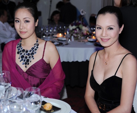 Hoa hậu Ngô Phương Lan lộng lẫy đi dự tiệc - 1