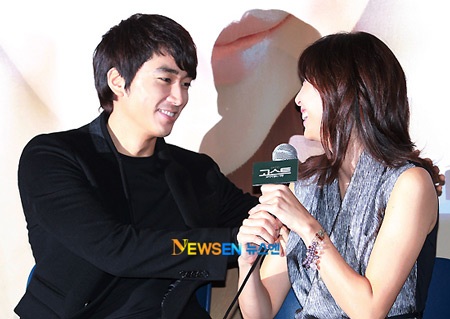 Song Seung Hun thân mật với người đẹp Nhật Bản - 5 Song Seung Hun thân mật với người đẹp Nhật Bản - 5