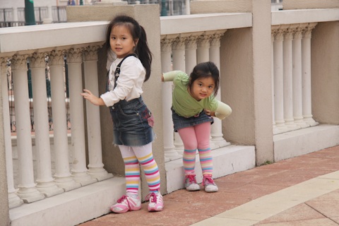 Con gái Mỹ Lệ làm “mẫu” cho nhãn hiệu thời trang của mẹ - 11 Con gái Mỹ Lệ làm “mẫu” cho nhãn hiệu thời trang của mẹ - 11