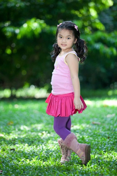 Con gái Mỹ Lệ làm “mẫu” cho nhãn hiệu thời trang của mẹ - 10 Con gái Mỹ Lệ làm “mẫu” cho nhãn hiệu thời trang của mẹ - 10