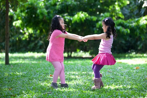 Con gái Mỹ Lệ làm “mẫu” cho nhãn hiệu thời trang của mẹ - 9 Con gái Mỹ Lệ làm “mẫu” cho nhãn hiệu thời trang của mẹ - 9