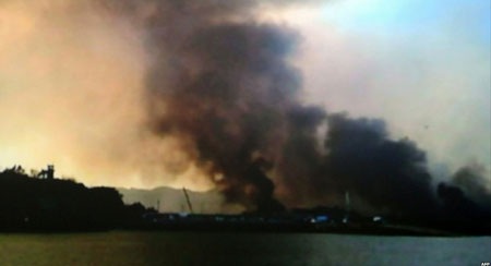 Đảo Hàn Quốc chìm trong khói lửa sau vụ nã pháo - 4