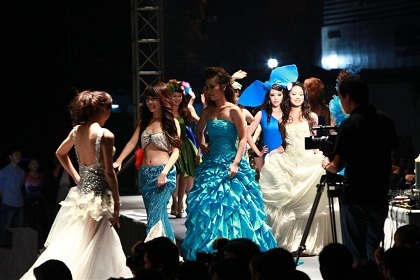 Đêm thời trang - Ca nhạc và quà tặng tại Vincom (Hà Nội) - 4