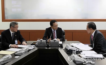 Đảo Hàn Quốc chìm trong khói lửa sau vụ nã pháo - 9