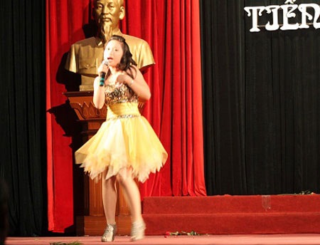 Sinh viên ĐH Quốc tế Bắc Hà “khoe” giọng ca đẹp - 4