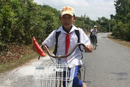 Chùm ảnh: Vẻ đẹp hồn nhiên của học trò vùng cao - 9 Chùm ảnh: Vẻ đẹp hồn nhiên của học trò vùng cao - 9
