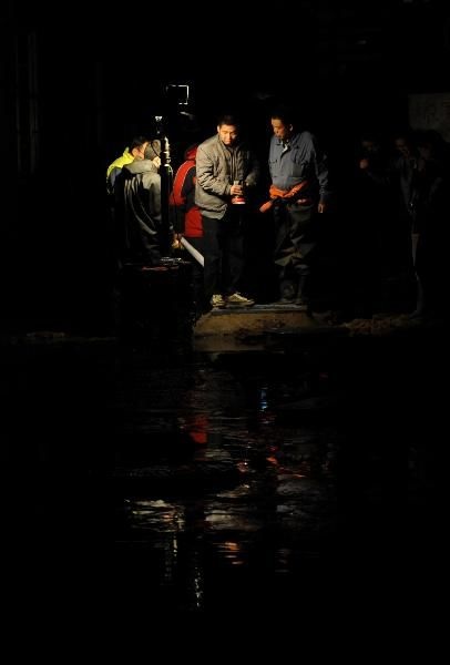 Trung Quốc: Đường phố ngập ủm vì vỡ ống nước - 7