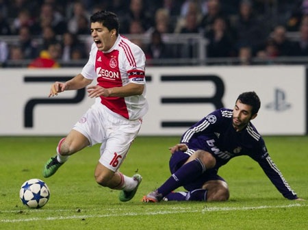 Ronaldo rực sáng, Real hạ Ajax để cầm chắc ngôi đầu - 2 Ronaldo rực sáng, Real hạ Ajax để cầm chắc ngôi đầu - 2