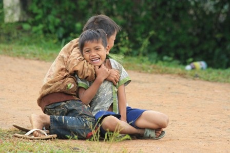 Xót lòng trẻ vùng biên - 11