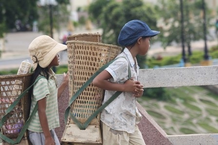 Xót lòng trẻ vùng biên - 5